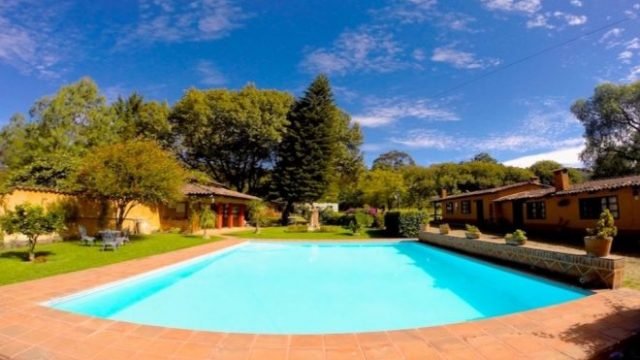 Villa Pátzcuaro Garden Hotel & RV Park